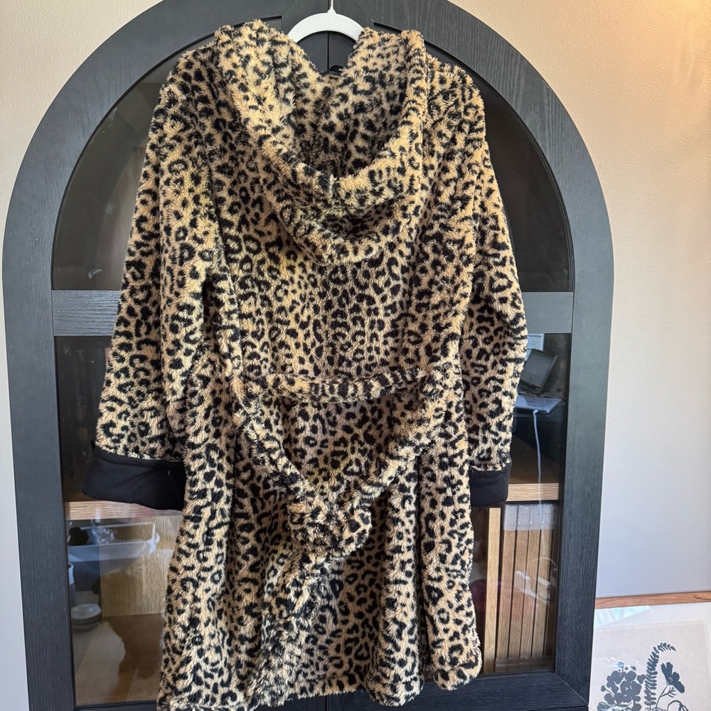Dkny Leopard Robe - Picture 2 of 3